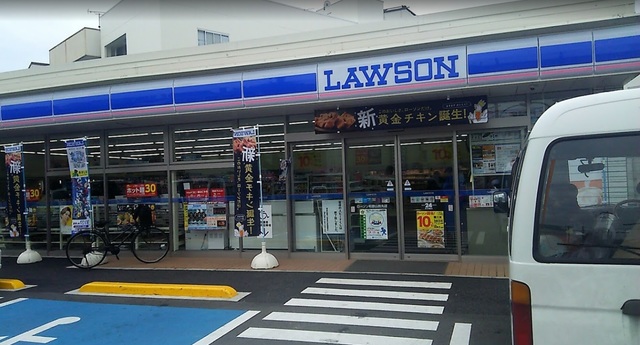 コンビニ　ローソン和歌山鈴丸店（コンビニ）まで795m