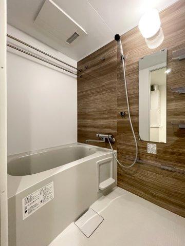 バス・シャワールーム　コンパクトで使いやすいお風呂です