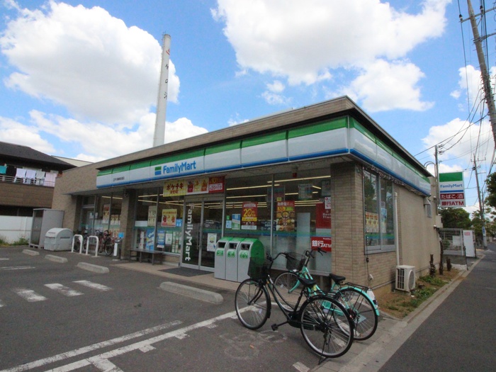 コンビニ　ファミリーマート江戸川篠崎街道店（コンビニ）まで183m