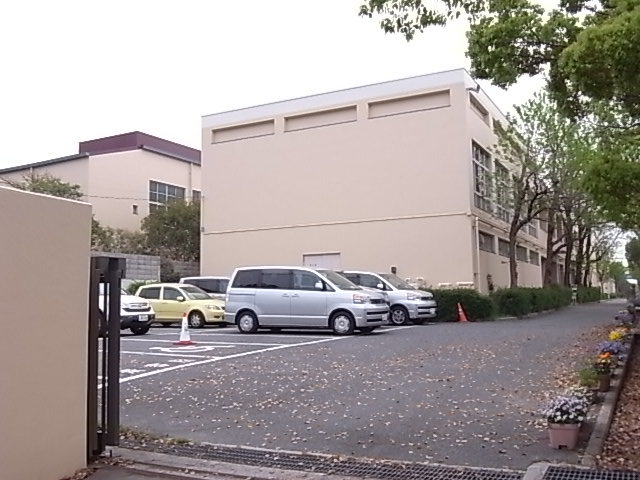 中学校　潮見中学校（中学校）まで450m
