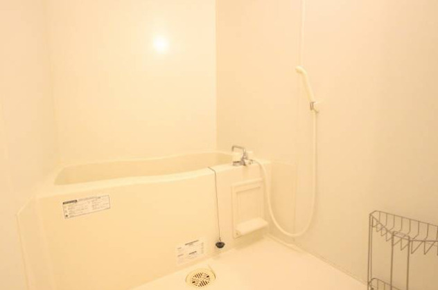 バス・シャワールーム　※写真は同じマンションの違う部屋のものになります。