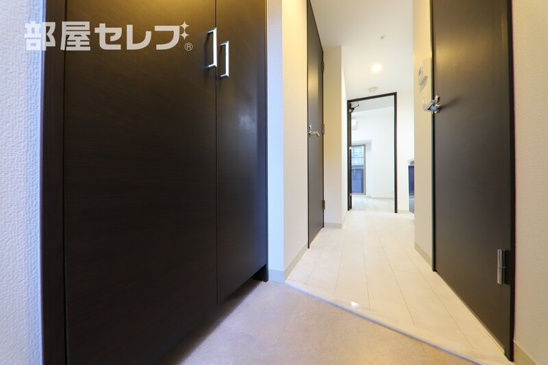 玄関　２０１号室写真