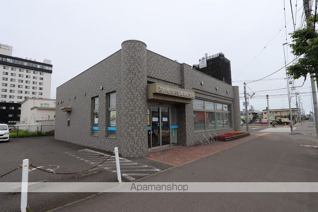 銀行　苫小牧信用金庫緑町支店（銀行）まで338m