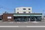 コンビニ　ファミリーマート苫小牧春日町店（コンビニ）まで369m
