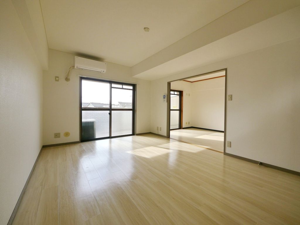 居室・リビング　入居中の為、別号室写真