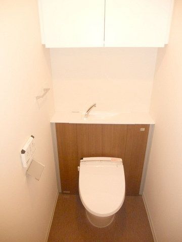 トイレ　☆トイレに洗面台あり☆