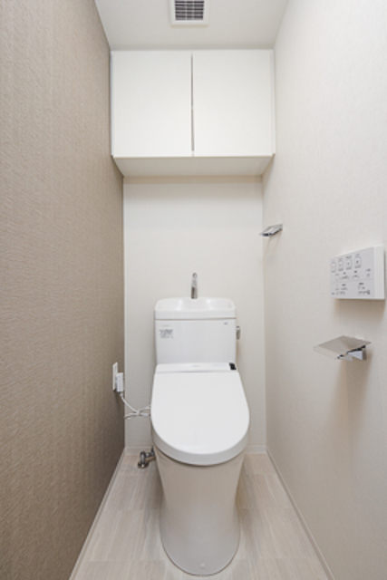 トイレ　※写真は同タイプ住戸です。