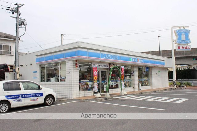 コンビニ　ローソン三原皆実店（コンビニ）まで379m