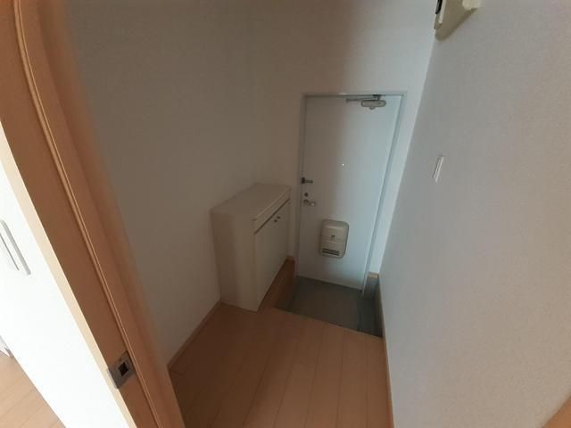 京王高尾線 めじろ台駅 徒歩13分 2階建 築36年の玄関写真