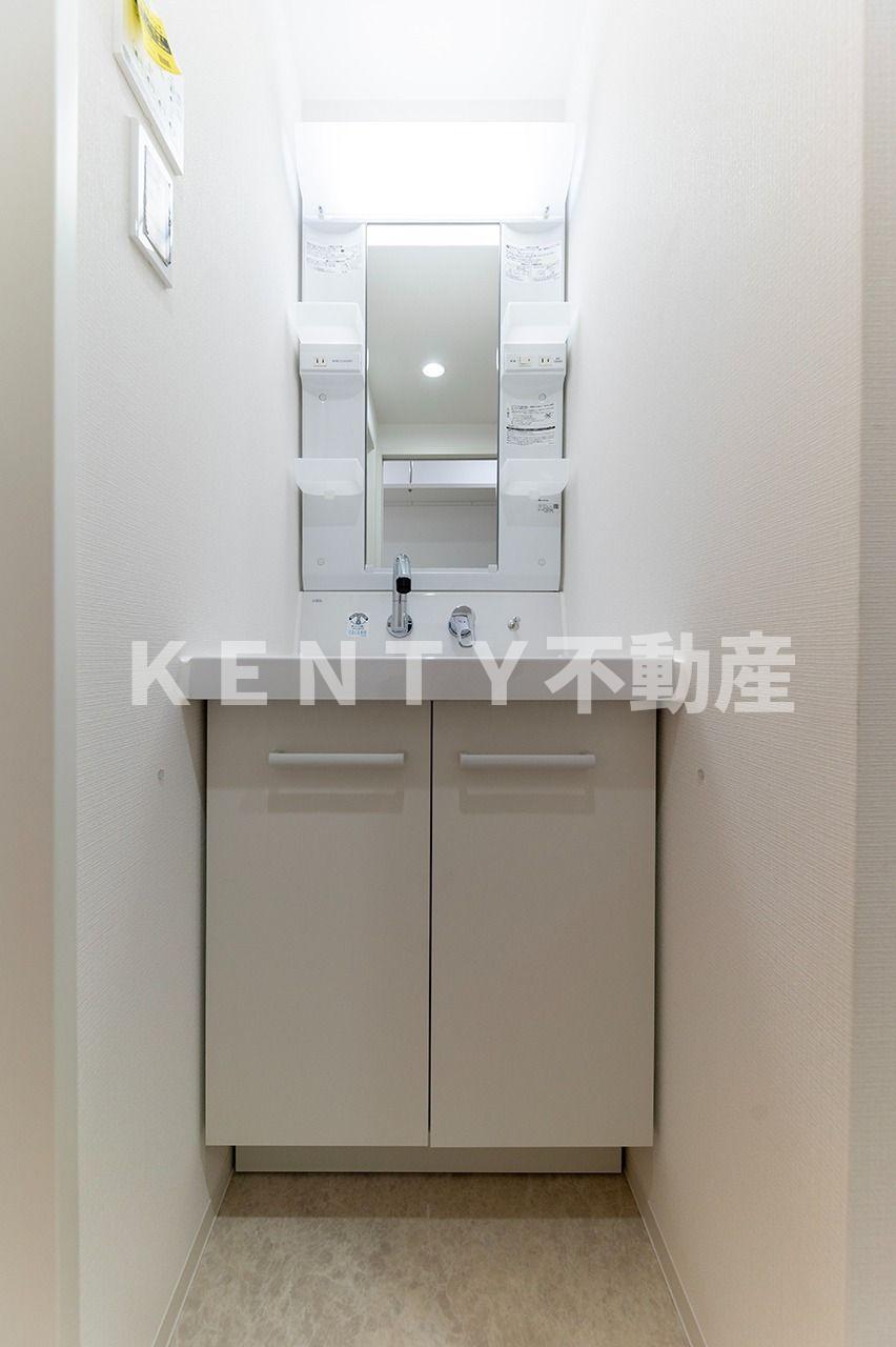 洗面設備　コンパクトで使いやすい洗面所