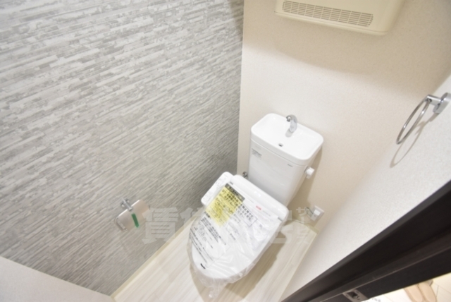 南海本線 七道駅 徒歩6分 3階建 築5年のトイレ写真