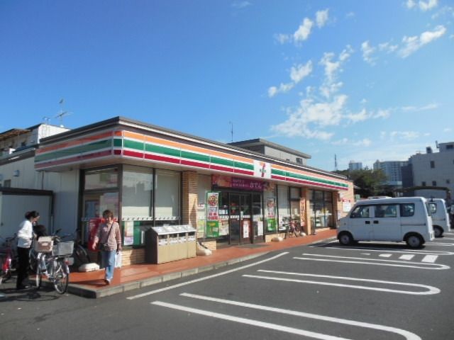 コンビニ　セブンイレブン（コンビニ）まで340m