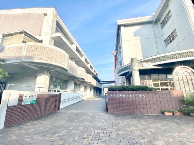 中学校　名古屋市立津賀田中学校（中学校）まで710m