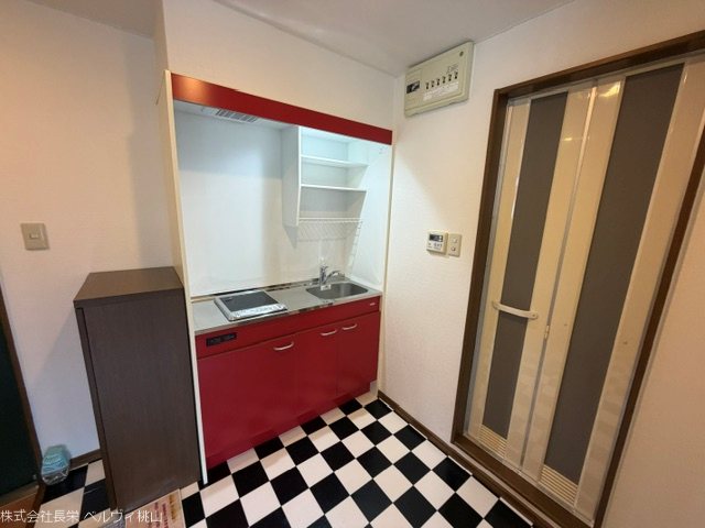 キッチン　※他部屋の画像です（反転あり）