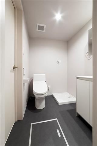ＪＲ高崎線 宮原駅 徒歩13分 3階建 築10年のトイレ写真
