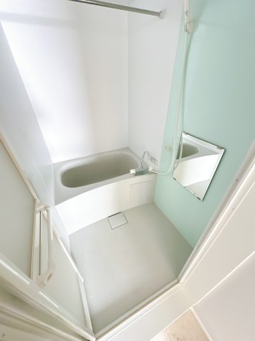 バス・シャワールーム　※同物件、同タイプ、間取り反転のお部屋です