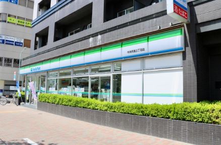 コンビニ　ファミリーマート中央月島三丁目店（コンビニ）まで224m