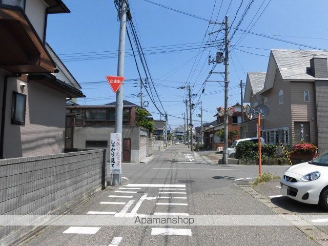 その他　前面道路（その他）まで0m