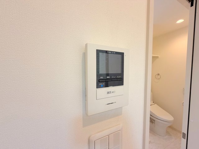 セキュリティ　TVモニターホンで来客が誰か確認してから開けて下さいね