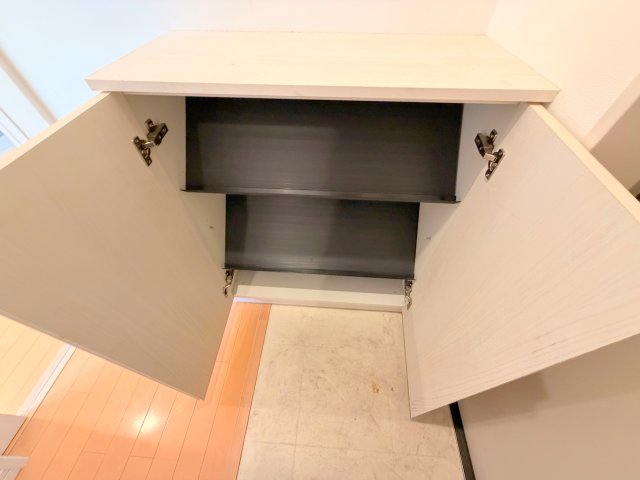 収納　大きいシューズボックスは靴がいっぱい入れれますね。