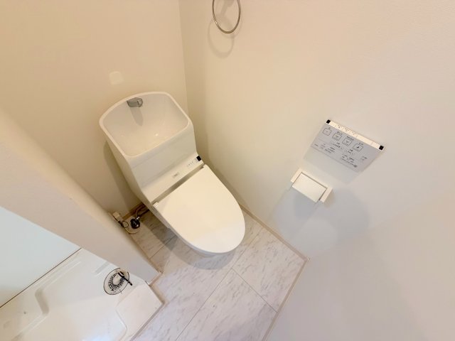 トイレ　綺麗なトイレにはウォシュレット標準装備です。