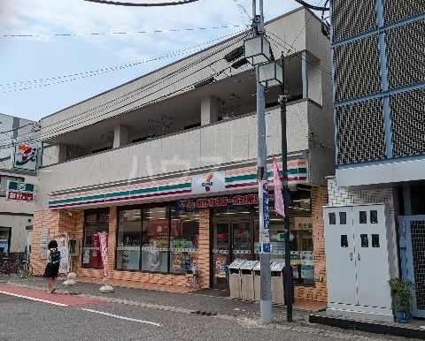 コンビニ　セブンイレブン流山初石駅前店（コンビニ）まで262m