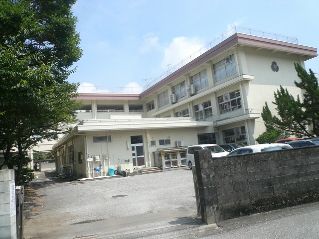 小学校　潮江小学校（小学校）まで377m