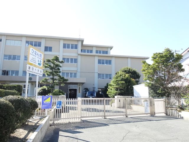 小学校　市立飯田小学校（小学校）まで910m