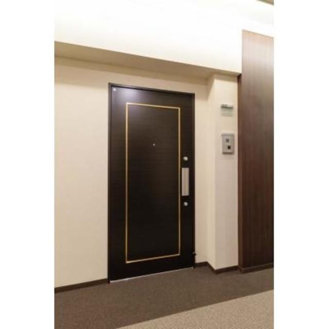 グランパレス東京八重洲アベニューの玄関写真