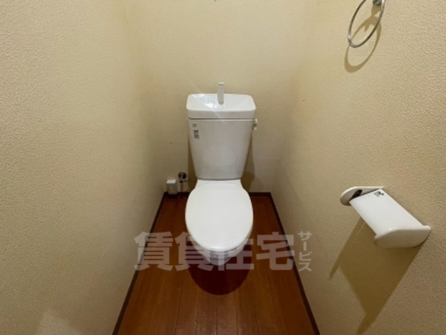 地下鉄千日前線 今里駅 徒歩10分 4階建 築53年のトイレ写真