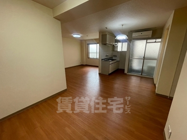 地下鉄千日前線 今里駅 徒歩10分 4階建 築53年の内装写真