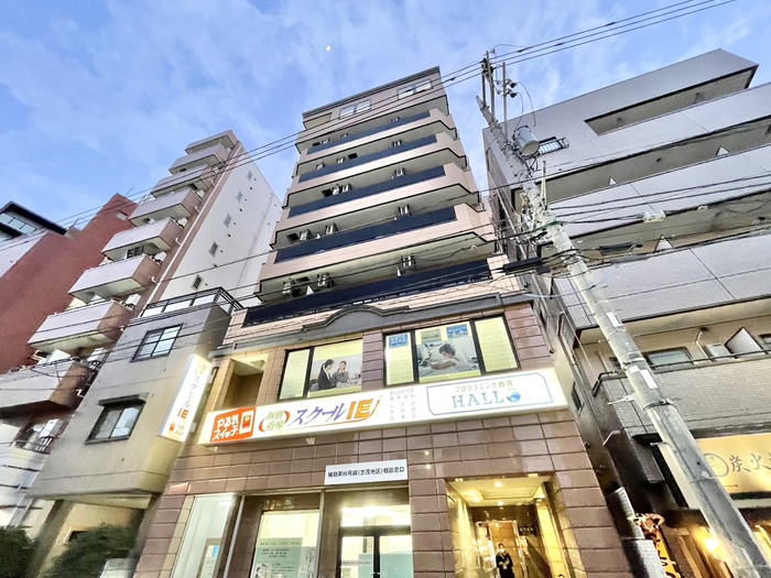 富栄ビルの外観写真