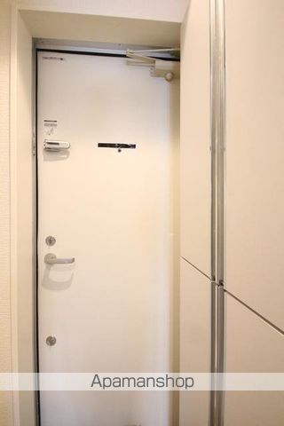 アクティ氷川台の玄関写真