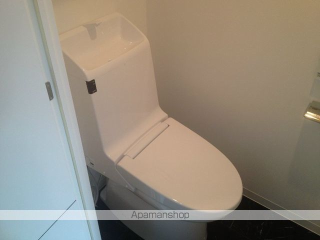 京急本線 平和島駅 徒歩8分 7階建 築14年のトイレ写真