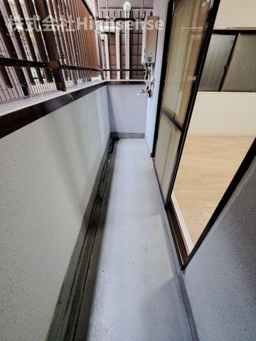 バルコニー　外からの目が気にならないバルコニーで洗濯物が干せます