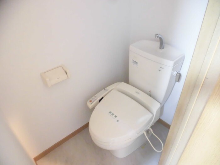 ＪＲ呉線 新広駅 徒歩15分 3階建 築18年のトイレ写真