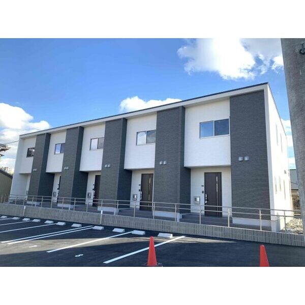 建物外観　【銀行】百五銀行 平針支店まで602m