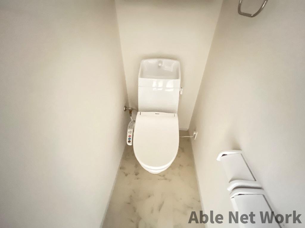トイレ　温水洗浄便座