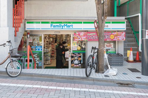 コンビニ　ファミリーマート 久我山駅北店（コンビニ）まで236m