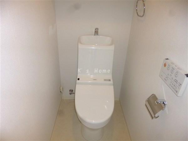 ＪＲ東海道本線 三ノ宮駅 徒歩7分 15階建 築14年のトイレ写真
