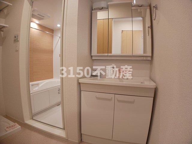 洗面設備　コンパクトで使いやすい洗面所