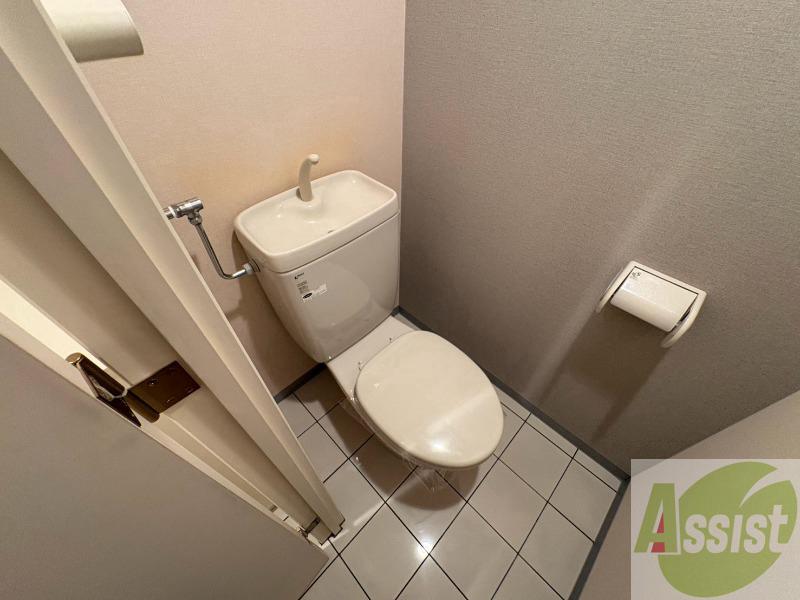 トイレ　こちらはトイレです。清潔感があり、安心して使用できます。