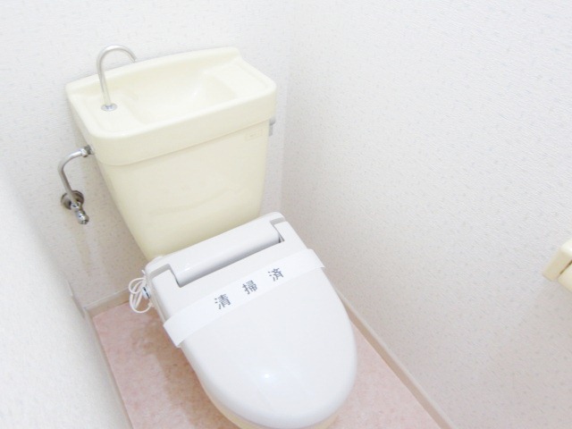 トイレ　別号室の参考写真です。