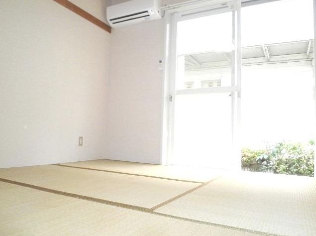 居室・リビング　別号室の参考写真です。