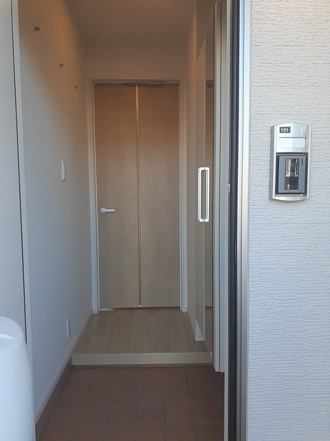 玄関　図面と現状に相違がある場合には現状を優先