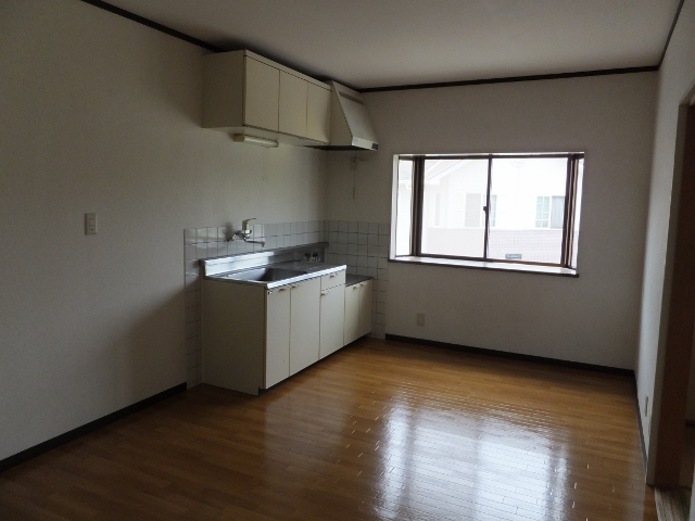 倉敷市 2階建 築31年の居間写真