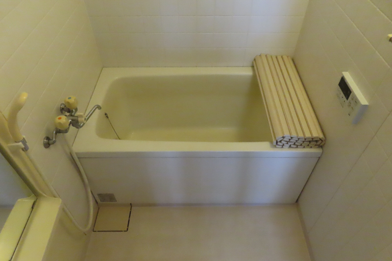 トイレ　ユニットバス（自動湯張り・高温差し湯機能付）