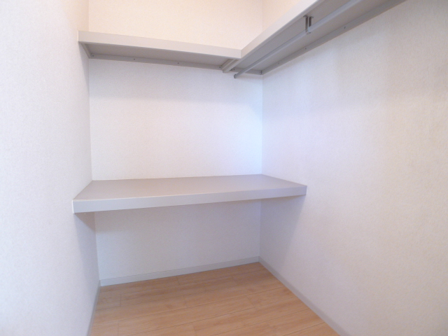収納　ウォークインクローゼット付き