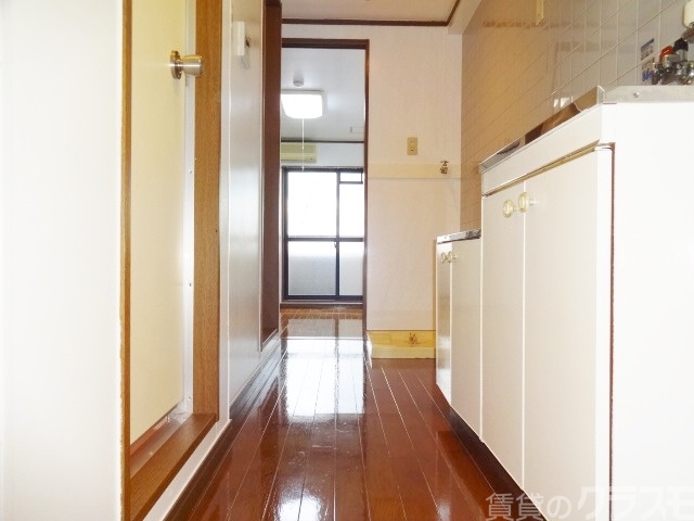 玄関　玄関を開けるとこんな感じです♪