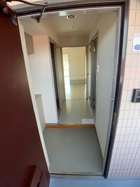 玄関　別号室の参考写真になります。